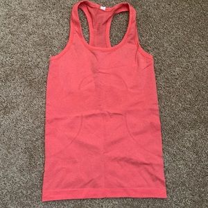 Lululemon tank